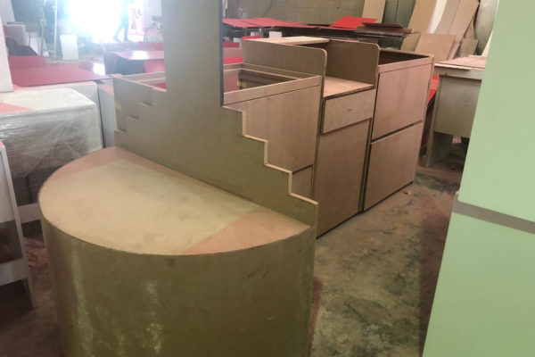 stand-building1
