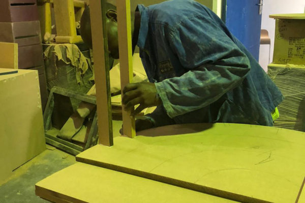 stand-building10
