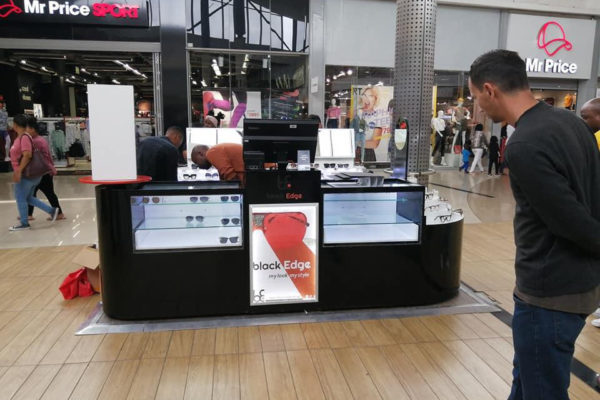 stand-building8